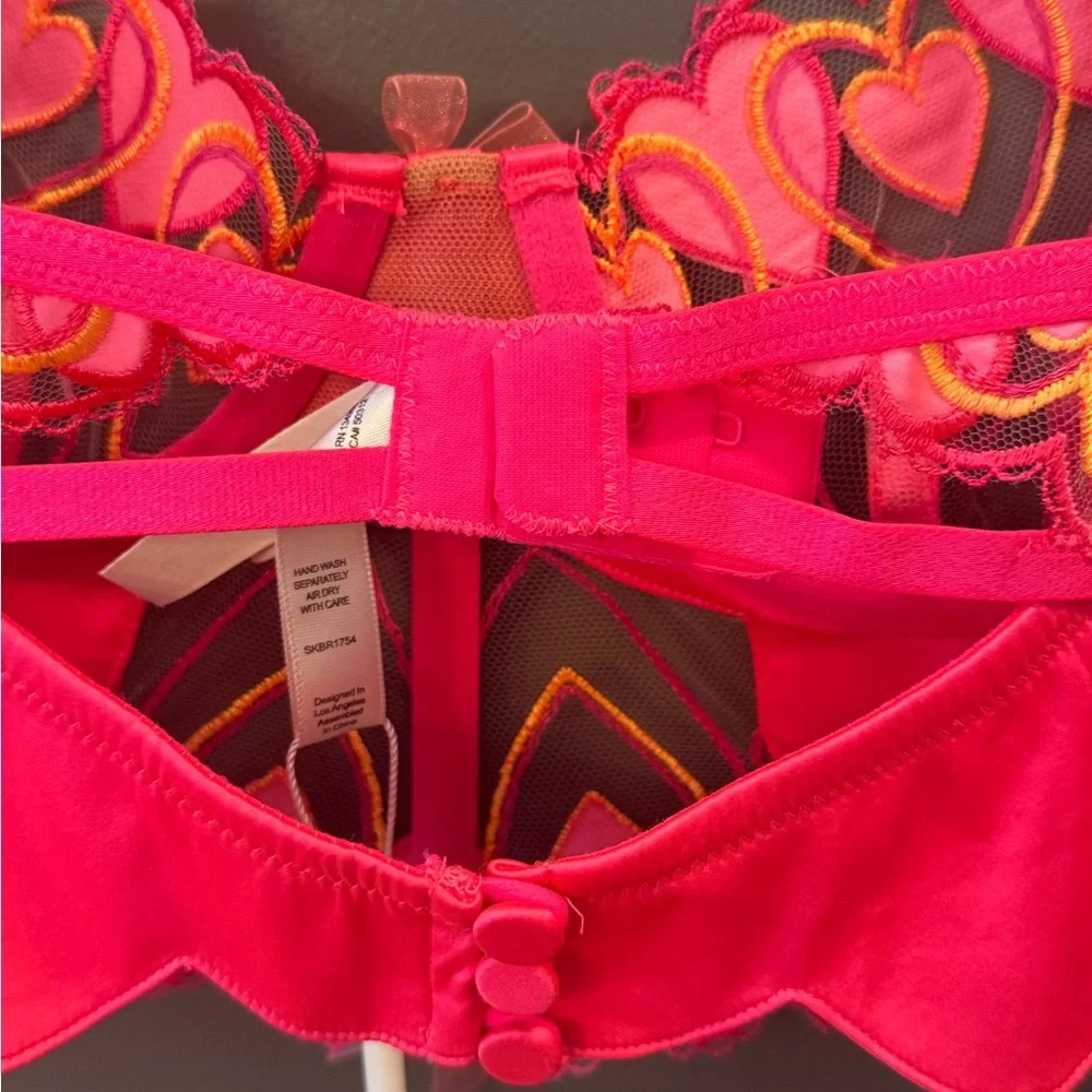 For Love And Lemons | Pink Heart Victoria Lace‎ Bra - Picture 6 of 7